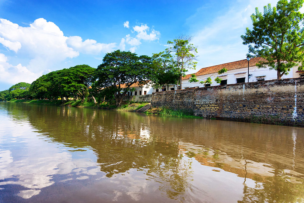 Moxpox along the Magdalena River